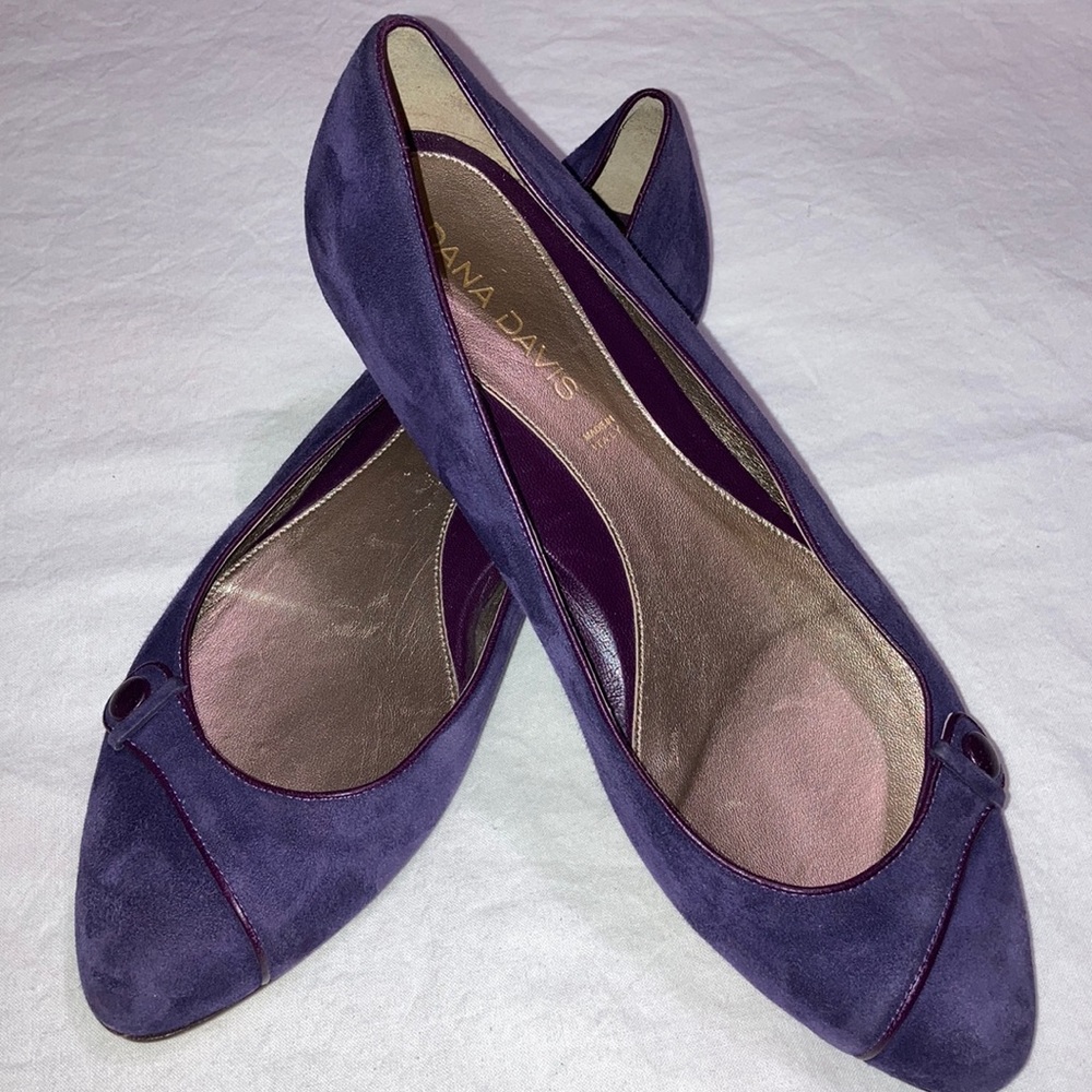 Dana Davis Purple Suede Flats. Size 8B